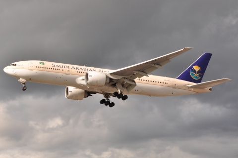HZ-AKA - 777-268(ER) - Saudi Arabian Airlines - LHR - 28-08-2010