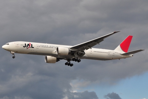 JA737J - 777-346(ER) - Japan Airlines - LHR - 27-08-2010