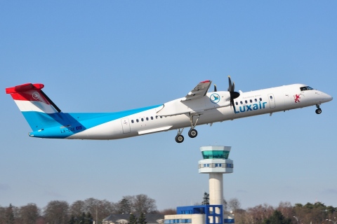 LX-LGE - DHC-8-402Q - Luxair - LUX - 07-03-2010b