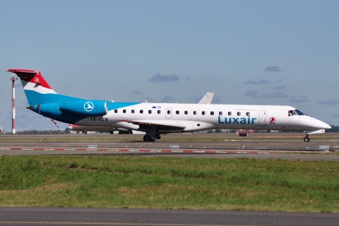 LX-LGW - ERJ-145LU - Luxair - CDG - 21-08-2010