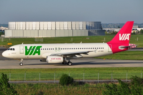 LZ-MDC - A320-232 - Air Via - TLS - 28-04-2010