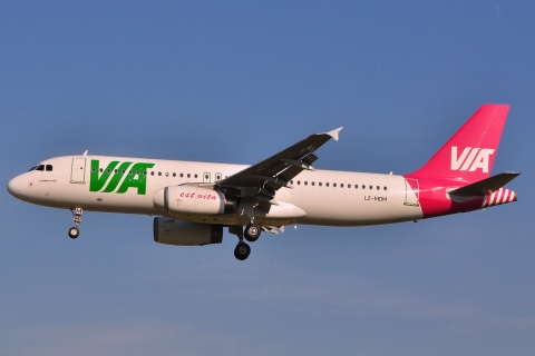 LZ-MDM - A320-232 - Air Via - BRU - 22-04-2010