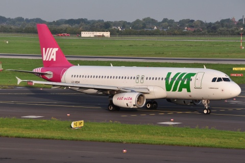 LZ-MDM - A320-232 - Air Via - DUS - 11-09-2010