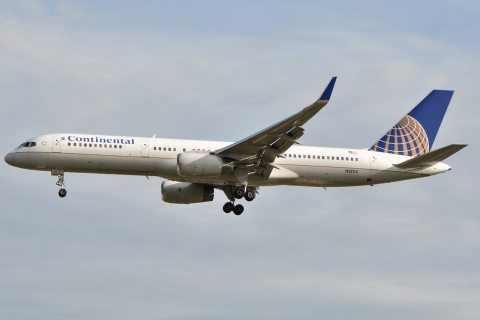 N12114 - 757-224(WL) - Continental Air Lines - LHR - 29-08-2010