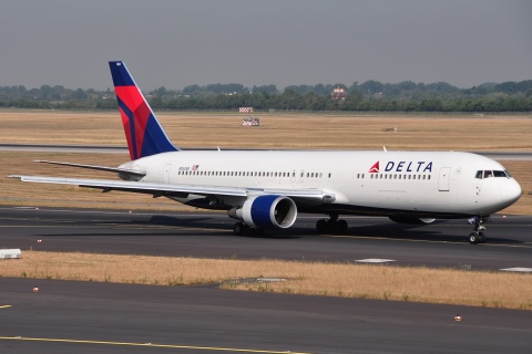 N1604R - 767-332(ER) - Delta Air Lines - DUS - 10-07-2010