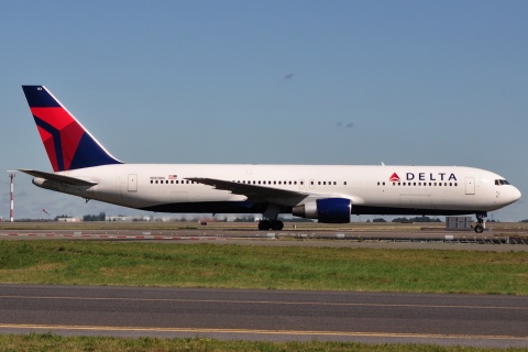 N183DN - 767-332(ER) - Delta Air Lines - CDG - 21-08-2010