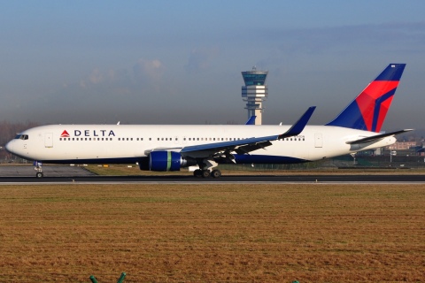N191DN - 767-332(ER)(WL) - Delta Air Lines - BRU - 02-03-2010