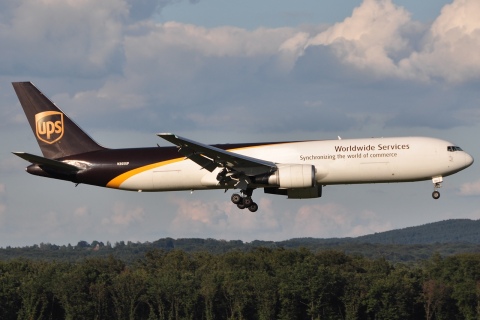 N305UP - 767-34AF(ER)(WL) - United Parcel Service (UPS) - CGN - 05-09-2010