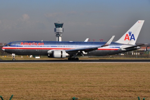 N370AA - 767-323(ER)(WL) - American Airlines - BRU - 02-03-2010