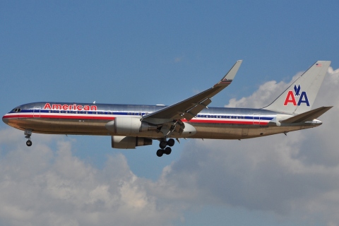 N381AN - 767-323(ER)(WL) - American Airlines - FRA - 06-07-2010