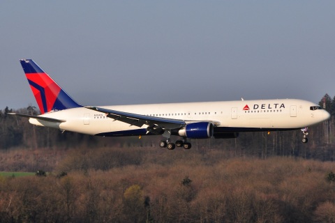 N394DL - 767-324(ER) - Delta Air Lines - ZRH - 11-04-2010