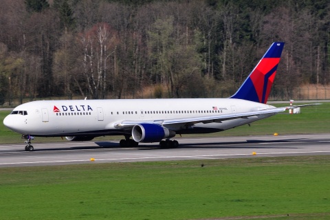 N394DL - 767-324(ER) - Delta Air Lines - ZRH - 11-04-2010b