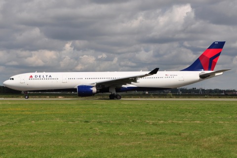 N812NW - A330-323 - Delta Air Lines - AMS - 03-09-2010
