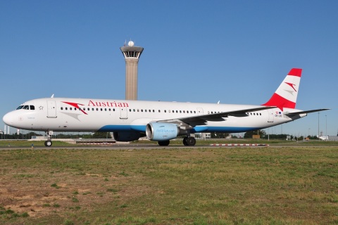 OE-LBC - A321-111 - Austrian Airlines - CDG - 21-08-2010