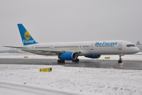 OH-AFK - 757-28A - Air Finland - SZG - 09-01-2010b