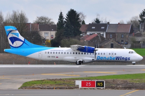 OM-VRA - ATR 72-202 - Danube Wings - CRL - 05-04-2010d