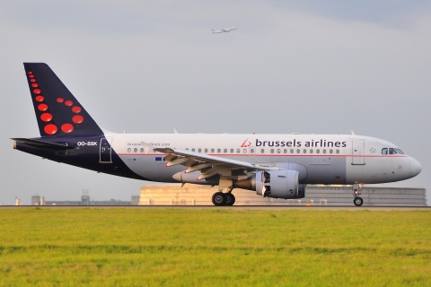 OO-SSK - A319-112 - Brussels Airlines - CDG - 01-05-2010