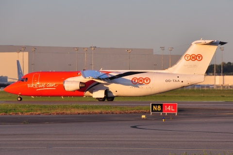 OO-TAA - BAe 146-300QT - TNT Airways - TLS - 25-04-2010b