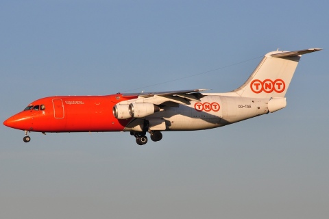 OO-TAE - BAe 146-300QT - TNT Airways - TLS - 25-04-2010