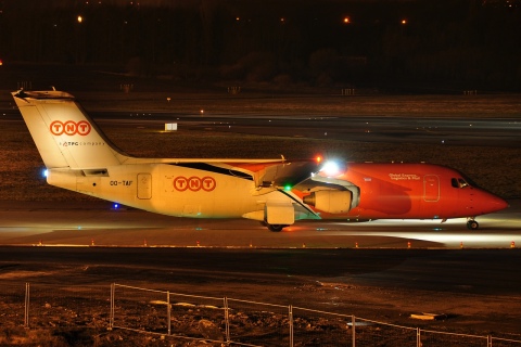OO-TAF - BAe 146-300QT - TNT Airways - LGG - 17-03-2010