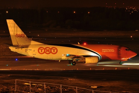 OO-TNH - 737-301 - TNT Airways - LGG - 17-03-2010