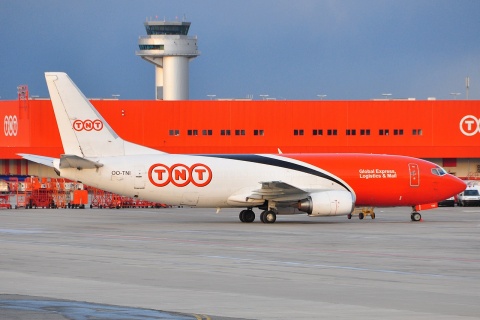 OO-TNI - 737-301 - TNT Airways - LGG - 31-03-2010