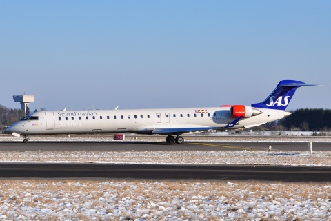 OY-KFF - CRJ-900ER - SAS Scandinavian Airlines - LUX - 07-03-2010