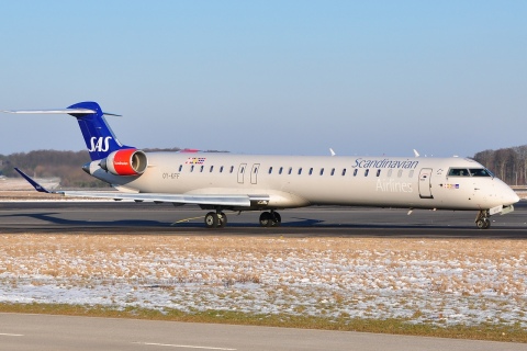 OY-KFF - CRJ-900ER - SAS Scandinavian Airlines - LUX - 07-03-2010b
