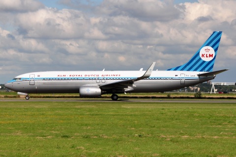 PH-BXA - 737-8K2(WL) - KLM Royal Dutch Airlines - AMS - 03-09-2010