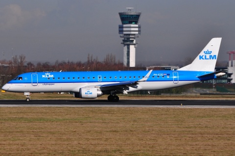 PH-EZE - ERJ-190STD (ERJ-190-100) - KLM Cityhopper - BRU - 02-03-2010