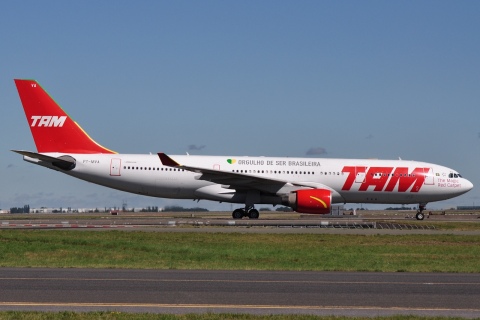 PT-MVA - A330-223 - TAM Linhas Aereas - CDG - 21-08-2010