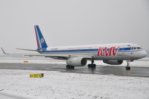 RA-64022 - Tupolev Tu-204-100 - KMV Mineralnye Vody Airlines - SZG - 09-01-2010b