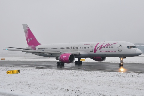 RA-73008 - 757-230 - VIM Airlines - SZG - 09-01-2010