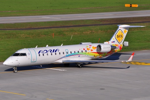 S5-AAD - CRJ-200LR - Adria Airways - ZRH - 11-04-2010