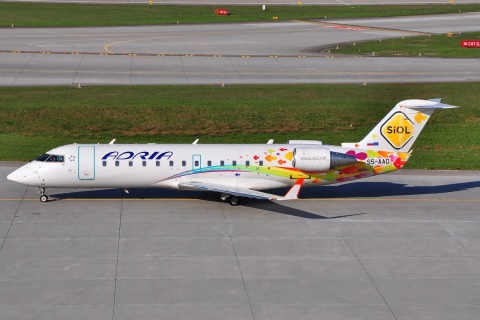 S5-AAD - CRJ-200LR - Adria Airways - ZRH - 11-04-2010b