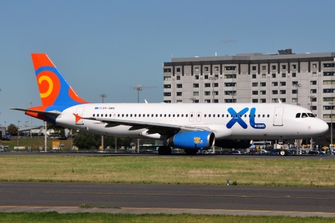 SX-SMU - A320-231 - XL Airways France - CDG - 21-08-2010