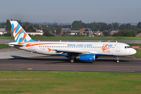 TC-IZL - A320-233 - Izmir Airlines - LGG - 18-09-2010