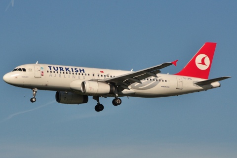 TC-JPG - A320-232 - Turkish Airlines - BRU - 03-10-2010