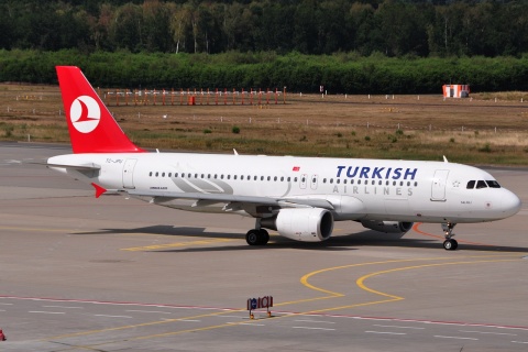TC-JPU - A320-214 - Turkish Airlines - CGN - 10-07-2010