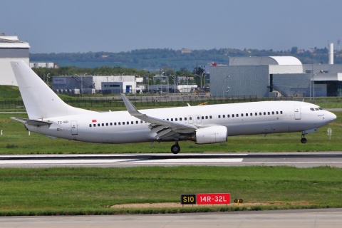 TC-SGI - 737-86J(WL) - Saga Airlines - TLS - 28-04-2010