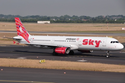 TC-SKI - A321-131 - Sky Airlines - DUS - 10-07-2010