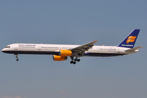 TF-FIX - 757-308 - Icelandair - FRA - 07-07-2010