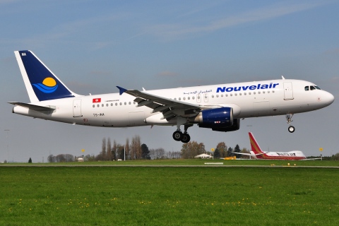 TS-INA - A320-214 - Nouvelair Tunisie - LGG - 22-04-2010