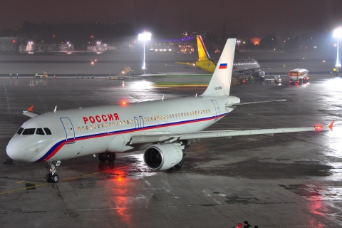 VQ-BBM - A320-214 - Rossiya _ Russian Airlines - SZG - 09-01-2010