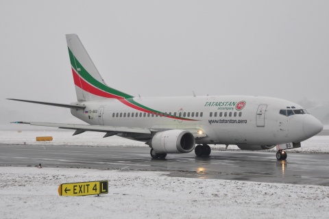 VQ-BBO - 737-548 - Tatarstan Airlines - SZG - 09-01-2010b