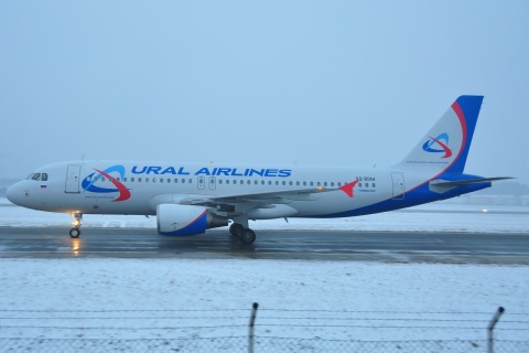 VQ-BDM - A320-214 - Ural Airlines - SZG - 09-01-2010