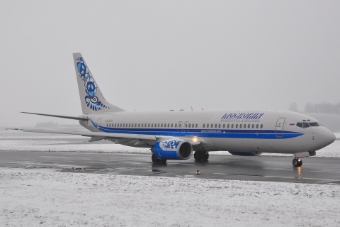 VQ-BFR - 737-883 - Moskovia Airlines - SZG - 09-01-2010b