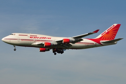 VT-EVA - 747-437 - Air India - BRU - 03-10-2010