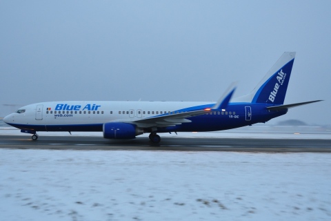 YR-BIC - 737-8BK(WL) - Blue Air - SZG - 09-01-2010