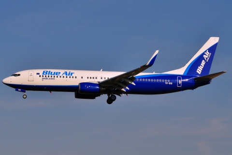 YR-BID - 737-86J(WL) - Blue Air - BRU - 22-04-2010